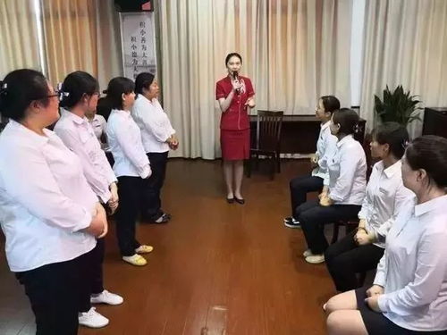 以禮儀之質(zhì)塑服務(wù)之形 長江水務(wù)營業(yè)所舉辦首期“雙融”服務(wù)禮儀培訓(xùn)班側(cè)記